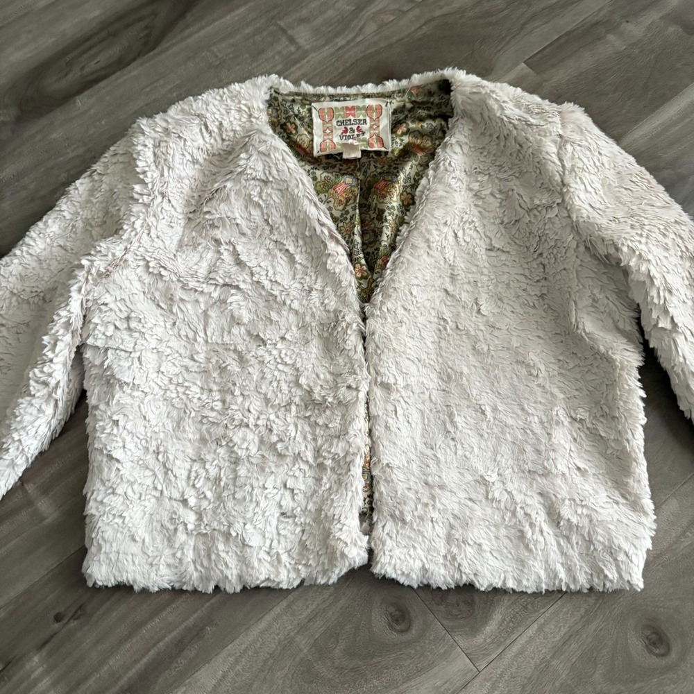 Chelsea & Violet Faux Fur Shaggy‎ Crop Jacket Cream Floral Lining Size XS